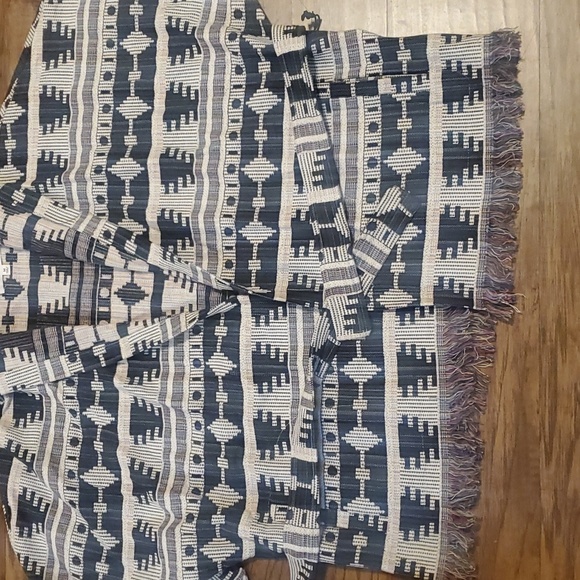 - Anthropologie Aztec BB Dakota Multi Color Sweater Jacket sz Medium - Picture 2 of 11